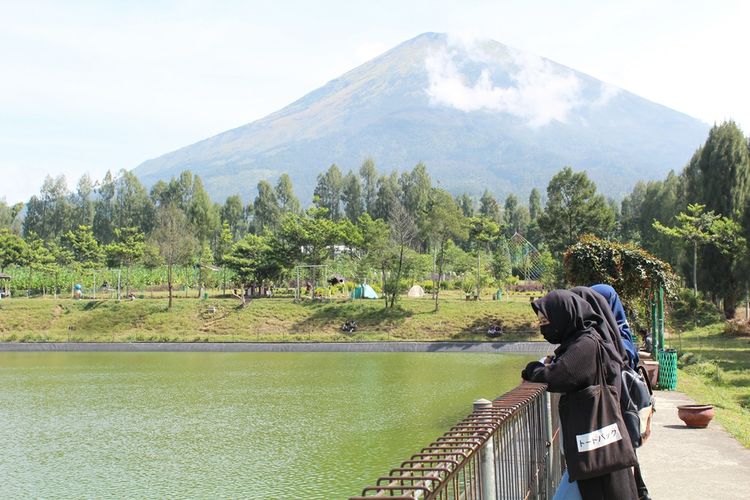 Tempat wisata bernama Embung Kledung di Kecamatan Kledung, Kabupaten Temanggung, Jawa Tengah (https://jatengprov.go.id/).
