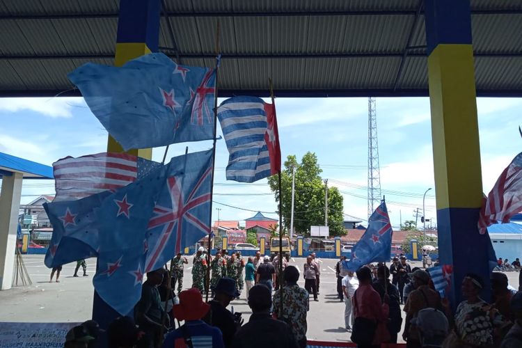 Perayaan HUT Papua Merdeka di Terminal Pasar Wosi Manokwari Minggu (27/11)