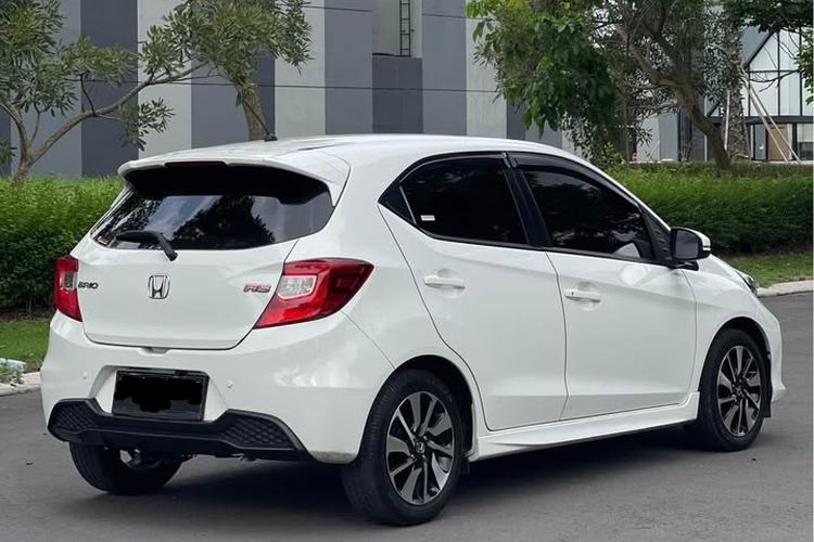 Ilustrasi Honda Brio RS