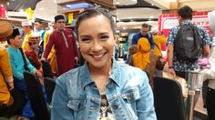 Usia 52 Tahun Tak Halangi Shahnaz Haque Belajar Kesehatan Lansia di UI