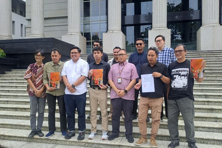 Gugat UU TNI di MK, Masyarakat Sipil Soroti Dwifungsi hingga Peradilan Militer