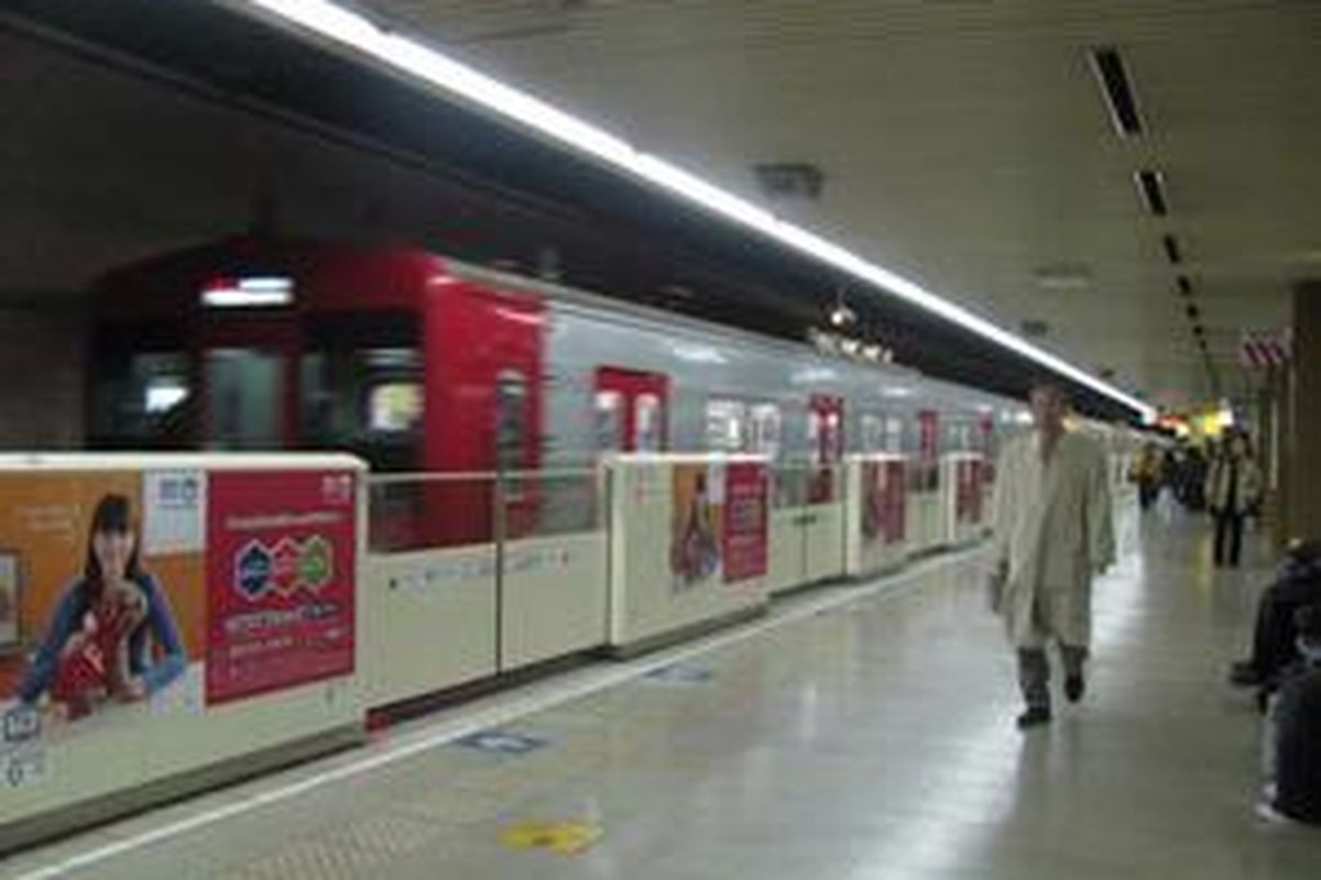 Salah satu stasiun bawah tanah MRT di Fukuoka, Jepang. Foto diambil Desember 2009