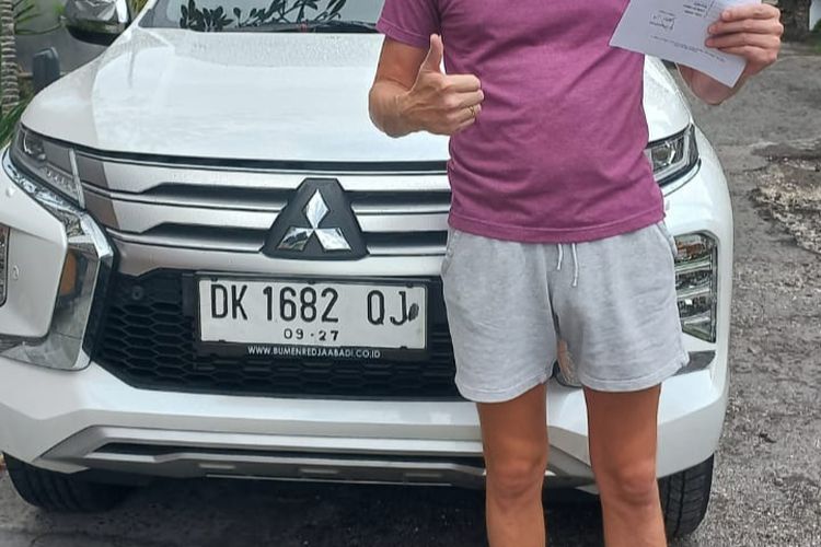 WN Irlandia, MRK (36), pengemudi mobil Pajero Sport DK 1682 QJ yang diduga menyebabkan kecelakaan beruntun di simpang Jalan Sunset Road-Jalan Kunti, Kuta, Badung, Bali, pada Kamis (27/7/2023). /Humas Polresta Denpasar