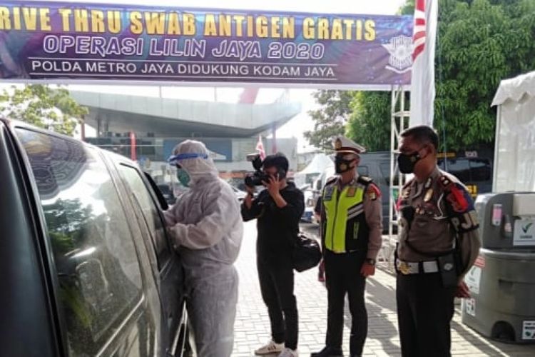 Ilustrasi tes swab antigen secara drive thru yang dilaksanakan Ditlantas Polda Metro Jaya