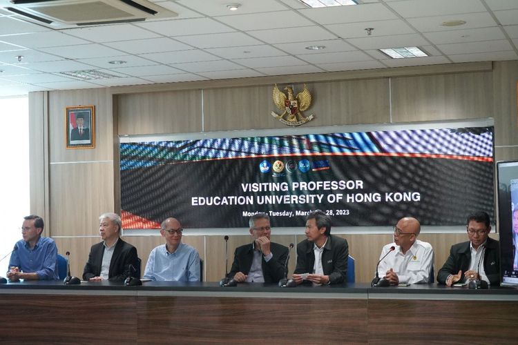 Pascasarjana UNJ mengundang profesor dari beberapa universitas luar negeri dalam program visiting professor yang dilaksanakan 27?28 Maret 2023.