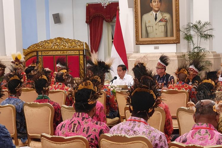  Presiden Joko Widodo bertemu dengan para tokoh dari Papua dan Papua Barat. Pertemuan dilangsungkan di Istana Negara, Jakarta, Selasa (10/9/2019) siang. 