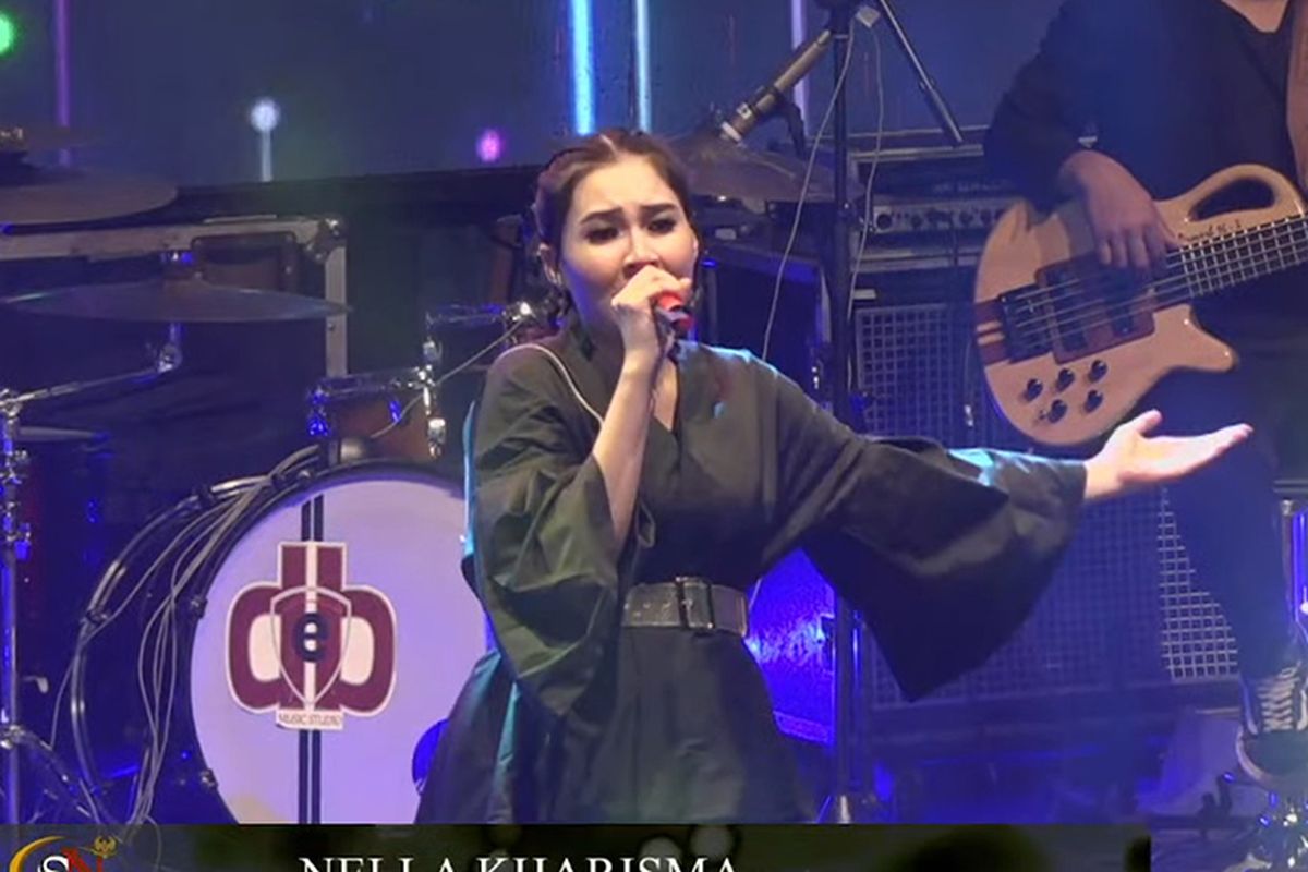 Nella Kharisma menjadi salah satu bintang tamu konser musik acara peresmian YSNW, Jumat (2/12/2022). 

