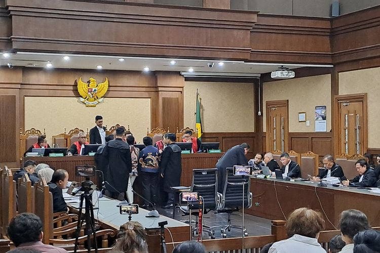 Momen Dokter Jelaskan Kesehatan Nadiem Makarim di Sidang Korupsi Chromebook