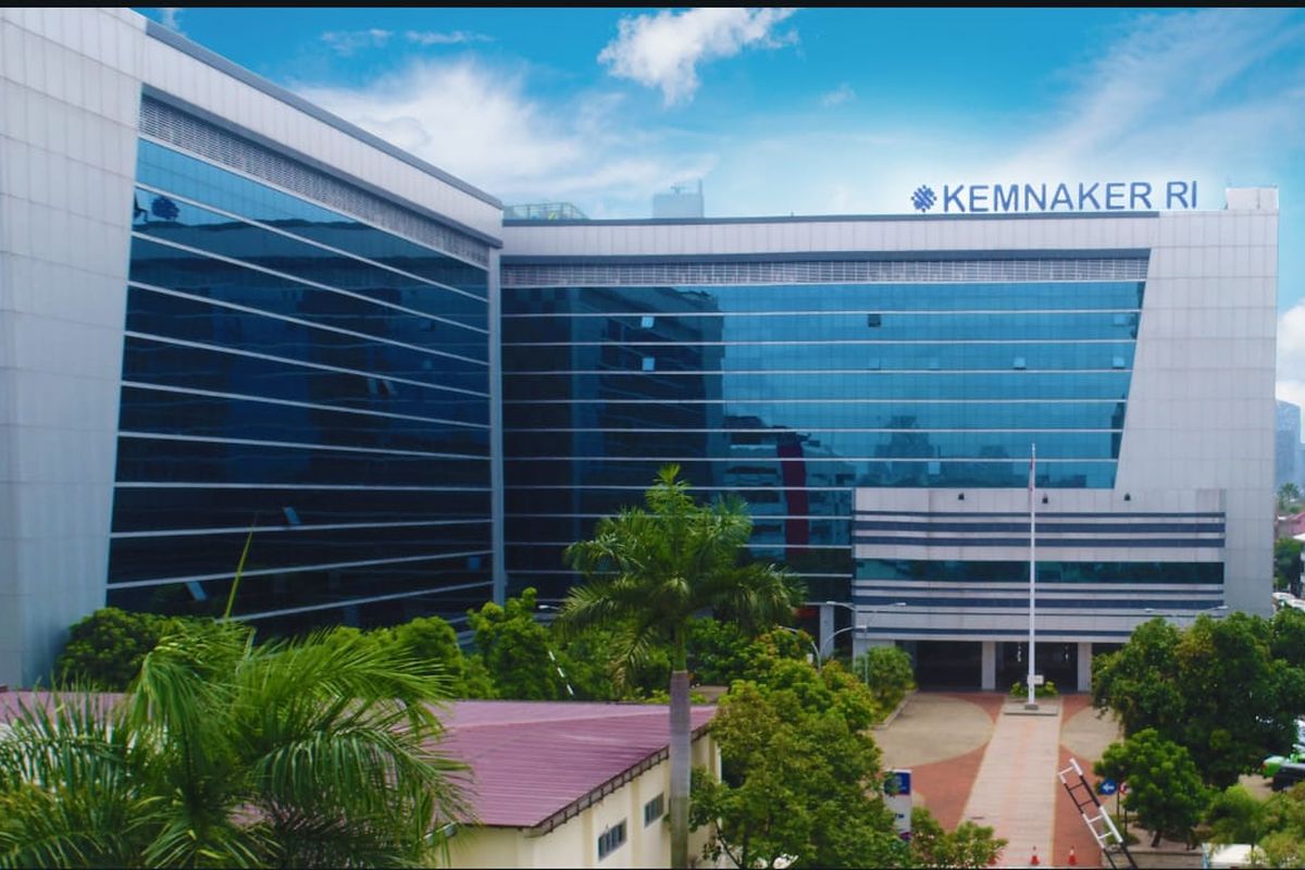 Kantor Kementerian Ketenagakerjaan (Kemenaker) di Jalan Gatot Subroto Kav 51, RT.5/RW.4, Kuningan Tim, Kecamatan Setiabudi, Kota Jakarta Selatan, Daerah Khusus Ibukota Jakarta.