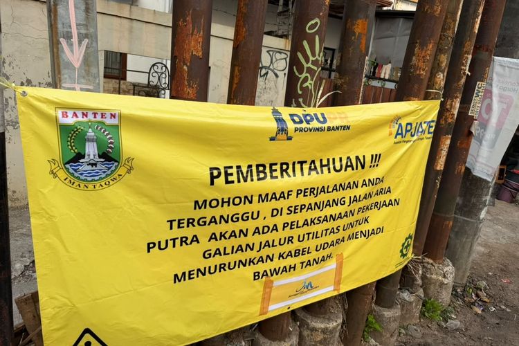 Kabel Semrawut di Jalan Aria Putra Ciputat Bakal Ditata, Dipindahkan ke Bawah Tanah