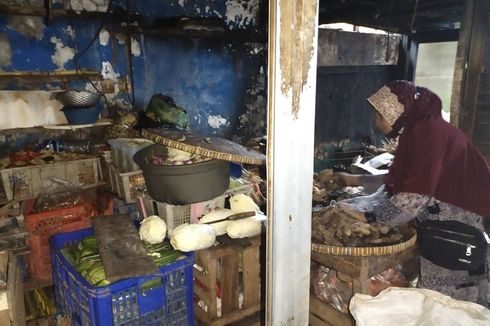 Cerita Korban Kebakaran Pasar Kembang Surabaya, Tersisa Tepung dan Minyak Goreng hingga Bingung Tempat untuk Jualan