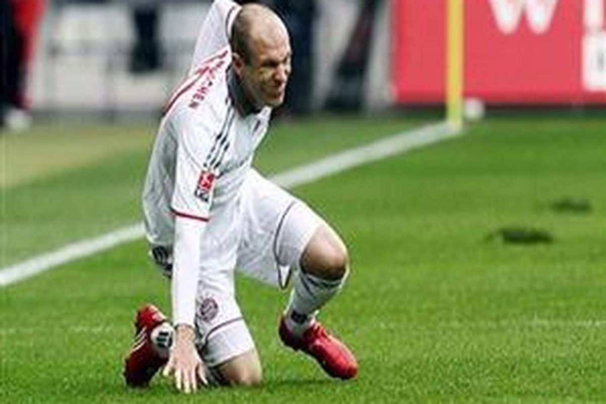 Penyerang Bayern Muenchen, Arjen Robben, kembali cedera.