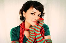 Lirik Lagu All This Time, Lagu Terbaru dari Norah Jones