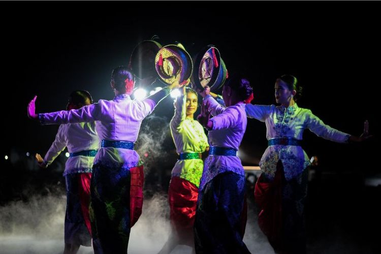 Nojorono Kudus menghadirkan perhelatan ''Kontemplasi Mahakarya Caping Kalo''. 