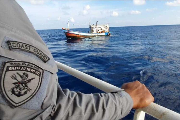 Badan Keamanan Laut (Bakamla) RI atau Indonesia Coast Guard kembali berhasil menangkap dua kapal ikan asing (KIA) asal Vietnam yang masuk wilayah perairan Indonesia secara ilegal.