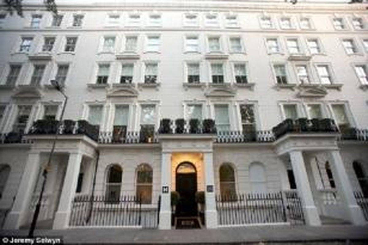 Hempel Hotel, sebuah hotel bintang lima ikonik London yang selama ini menjadi destinasi menginap selebriti dunia memutuskan untuk mengubah peruntukan bangunannya sebagai apartemen. 