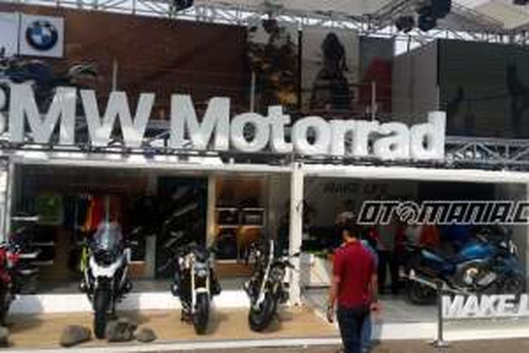 BMW Motorrad mejeng di area outdoor JI Expo, Kemayoran.