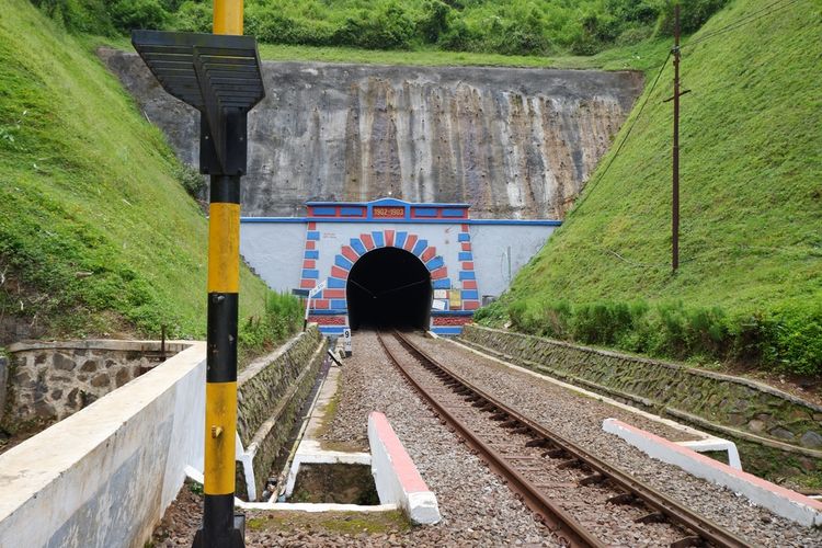 Terowongan Sasaksaat.