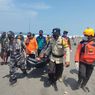 Tim SAR yang Pakai Perahu Jukung Temukan Salah Satu Wisatawan yang Hilang Ditelan Ombak Pantai Glagah