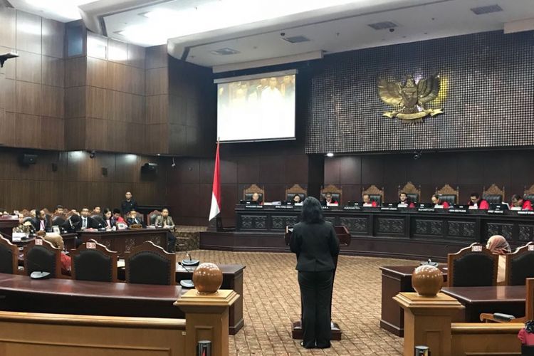 Suasana ruang Mahkamah Konstitusi (MK), Kamis (3/5/2018) siang, saat sidang uji materi Undang-Undang Nomor 2 Tahun 2018 tentang MPR, DPR, DPD dan DPRD atau yang populer disebut UU MD3.
