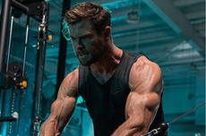 Chris Hemsworth Rela Dehidrasi demi Bentuk Tubuh Berotot