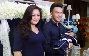 Sidang Perdana Perceraian Dhena Devanka dan Jonathan Frizzy ...