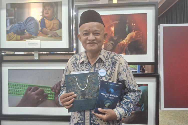 Cerita Ardi, 37 Tahun Jadi Pustakawan hingga Raih Penghargaan dari Kemendikdasmen