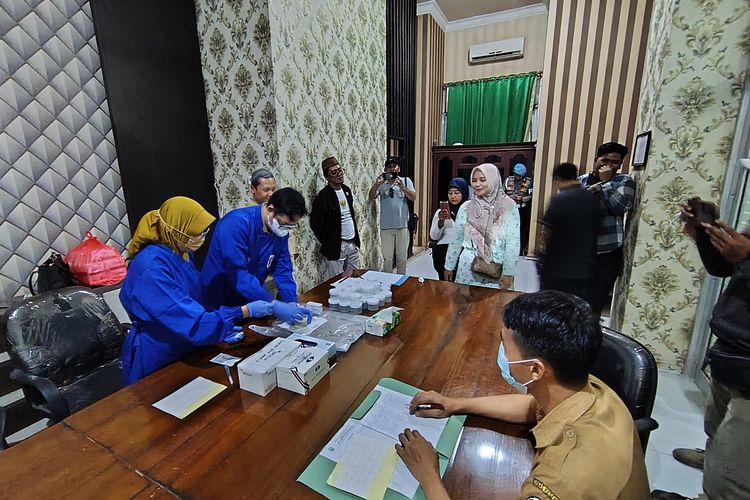 DPRD Situbondo Gelar Tes Urine, 25 Orang Absen karena Sibuk