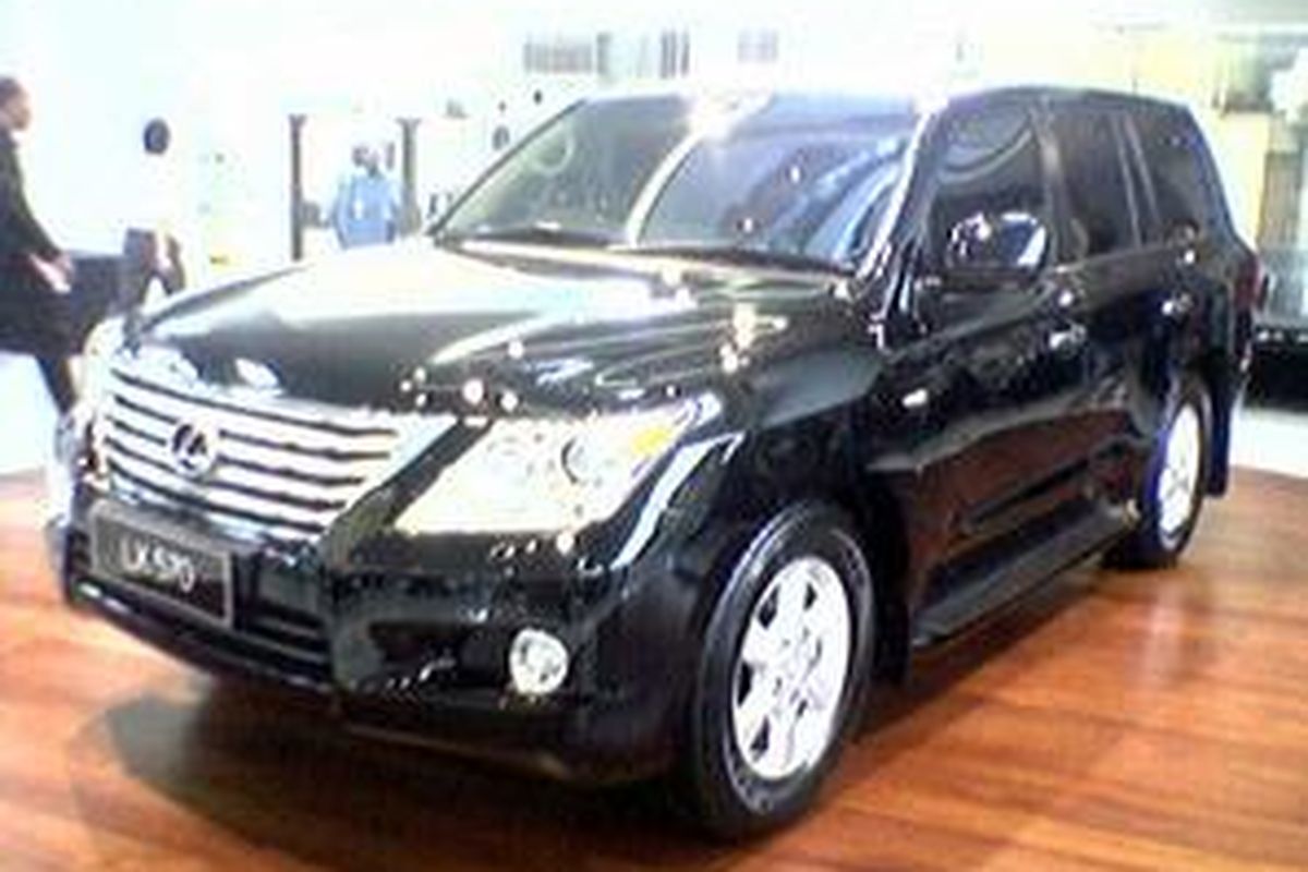 Lexus LX570