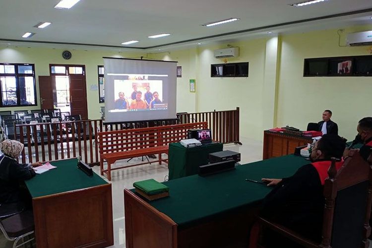 Jaksa membacakan tuntutan terhadap lima terdakwa kasus narkotika jenis sabu-sabu di Pengadilan Negeri (PN) Idi, Aceh Timur, Selasa (30/11/2021). 
