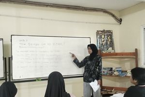 Jeritan Guru dan Mahasiswa Keguruan di Surabaya: Penghapusan Honorer Hanya Memindahkan Masalah