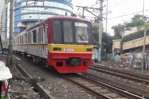 Kereta Tersambar Petir di Stasiun Tanjung Barat, Perjalanan KRL Terganggu 