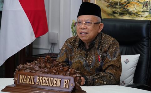 Indonesian VP Urges Islamic Boarding School Students to Help in Economic Development