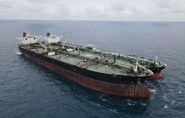 Bakamla Amankan Kapal Tanker Panama dan Iran yang Diduga Transfer BBM Ilegal