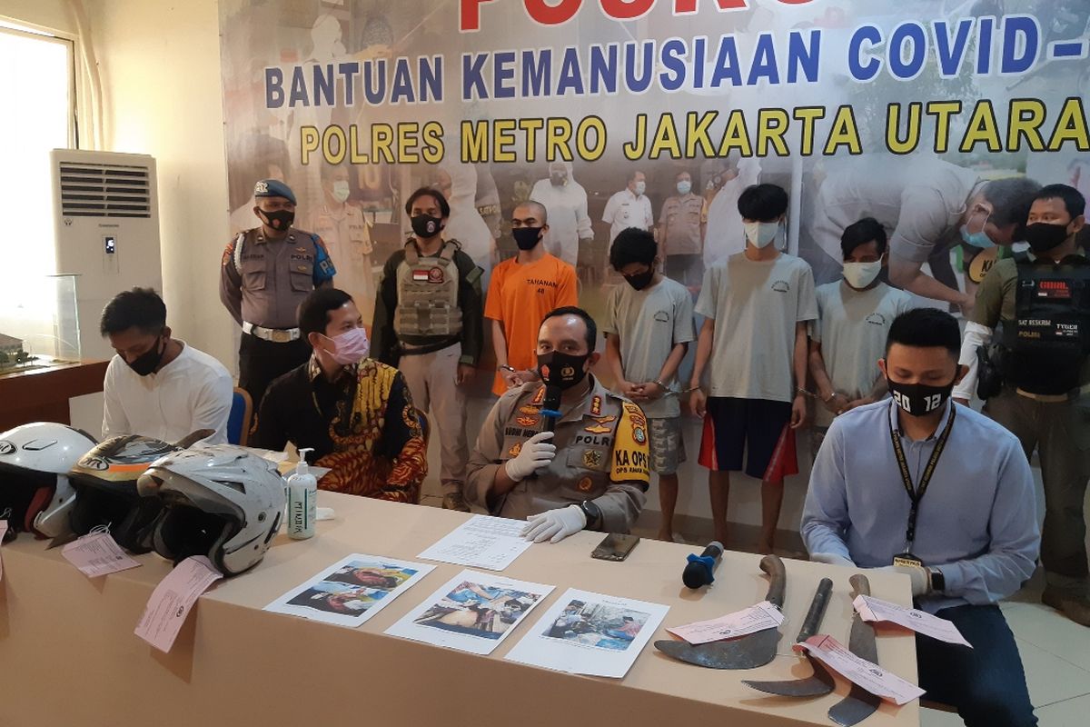 Konferensi pers kasus tawuran 2 geng warga di Cilincing, Jakarta Utara