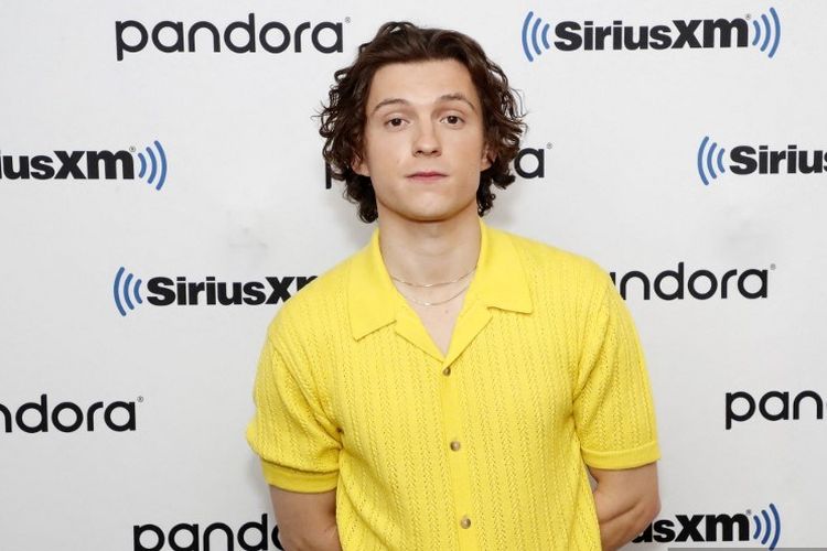 NEW YORK, NEW YORK - FEBRUARY 17: Actor Tom Holland visits the SiriusXM Studios on February 17, 2022 in New York City.   Astrid Stawiarz/Getty Images for SiriusXM/AFP (Photo by Astrid Stawiarz / GETTY IMAGES NORTH AMERICA / Getty Images via AFP)