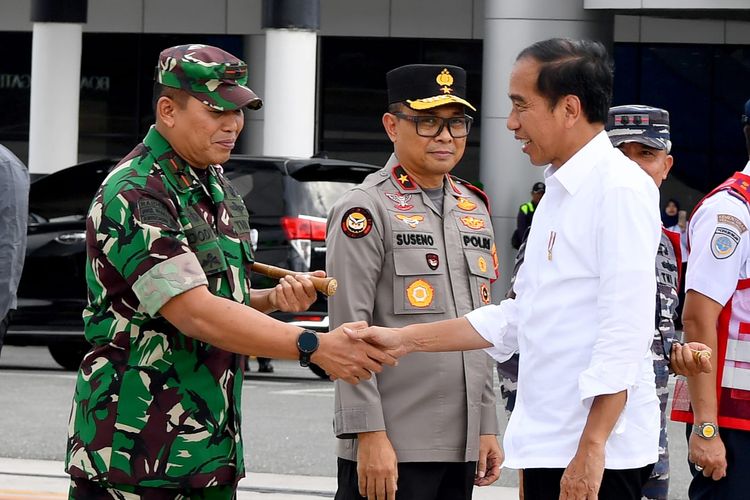 Presiden Joko Widodo melanjutkan kunjungannya ke Kabupaten Tolitoli, Provinsi Sulawesi Tengah pada Rabu (27/3/2024) siang.