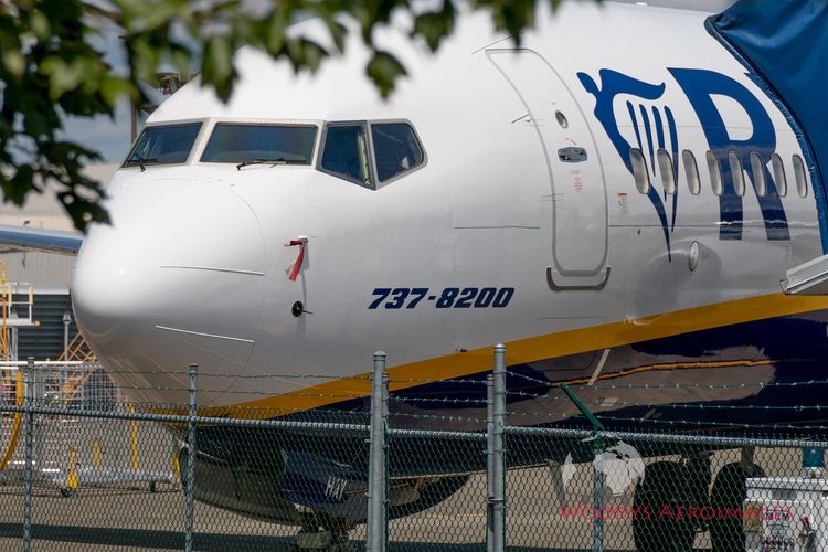 Foto pesawat Boeing 737 Max pesanan Ryanair yang berganti nama menjadi 727-8200