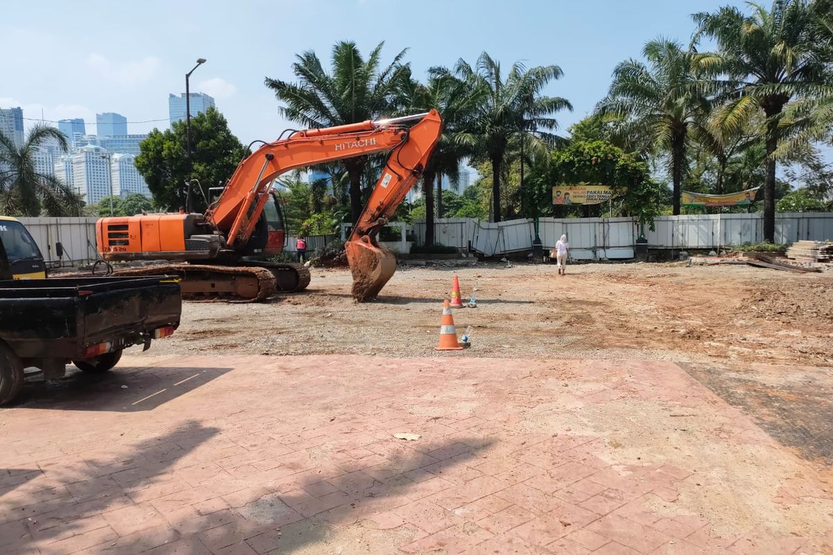 Pembangunan monumen TPU Karet Bivak, Jakarta Pusat. 