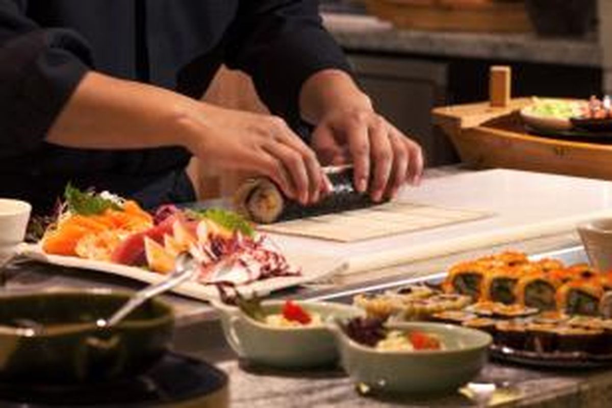 Sushi di restoran Sana Sini, Hotel Pullman Jakarta.