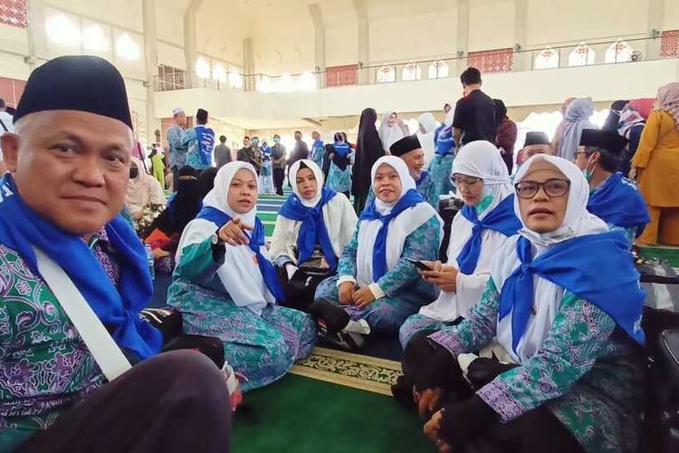 Haji furoda adalah haji yang berada di luar kuota Kementerian Agama sehingga biaya haji furoda lebih mahal. Apa itu haji furoda? 