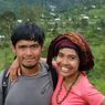 Kisah Pasangan Muda Dirikan Rumah Belajar di Pelosok Papua, Ekspedisi Jalan Kaki Susuri 26 Kampung