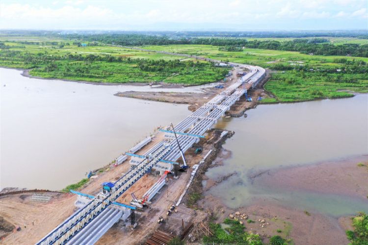 Penampak Jembatan Kretek 2, salah satu proyek Jalur Jalan Lintas Selatan (JJLS) Jawa