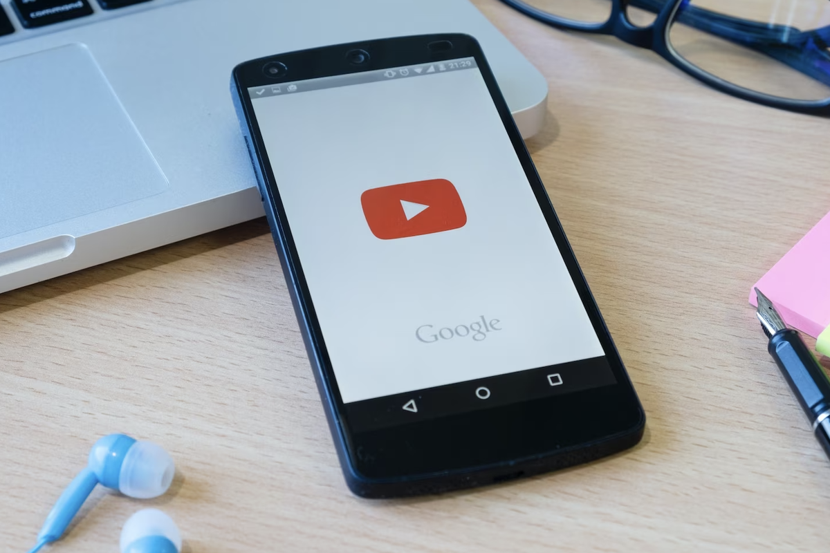 Cara menghapus history YouTube di HP Android.