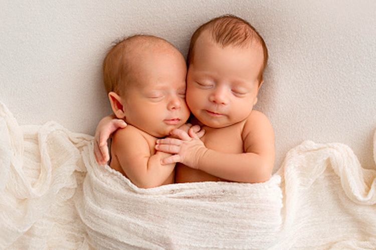 Termasuk kehamilan kembar, yuk ketahui apa saja penyebab berat badan lahir rendah pada bayi