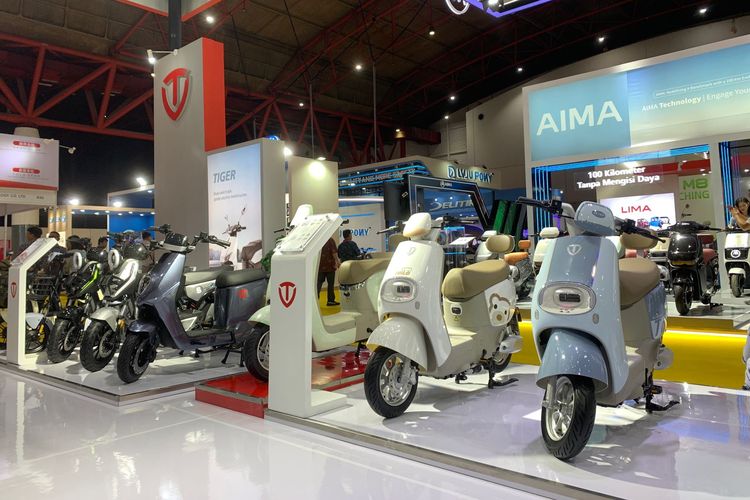 Pameran Asia Bike 2024 memajang deretan motor listrik baru asal China
