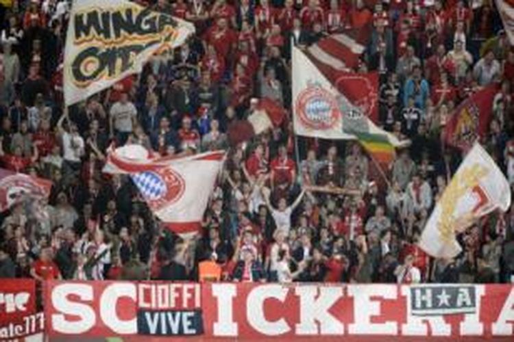 Fans Bayern Muenchen.