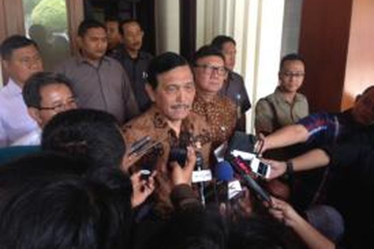 Menko Polhukam Luhut Binsar Pandjaitan di Kantor Kemenko Polhukam, Jakarta, Rabu (16/9/2015)
