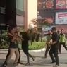Viral Video Sekuriti Mal di Medan Pukul Driver Ojol, Ini Duduk Perkaranya