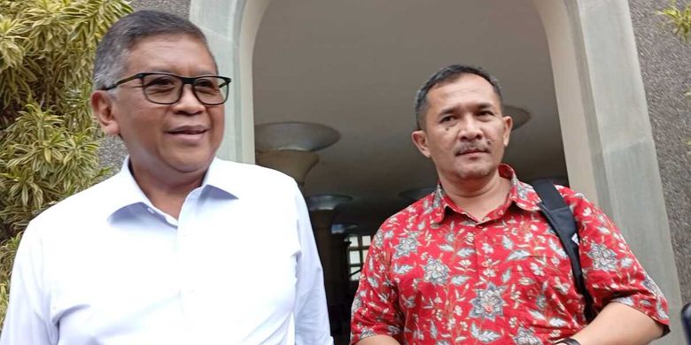 Sekjen PDIP Hasto Kristiyanto dan Eko Suwanto saat dampingi Megawati Soekarnoputri di UGM, Rabu (1/1/2025)